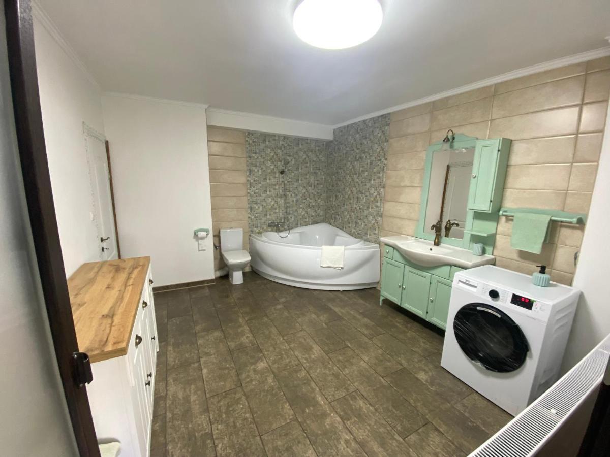 Violetta Apartament Buzău Exteriör bild